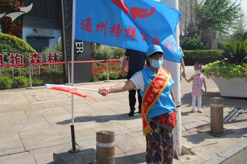 <strong>色嫩女小逼操嫩</strong>